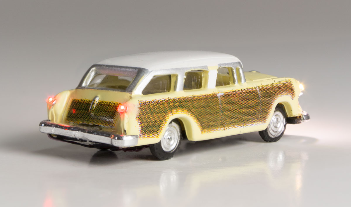 Station Wagon - N Scale - The perfect family vehicle, with enough room to store your luggage and still have circulation in your legs all the way to grandmas