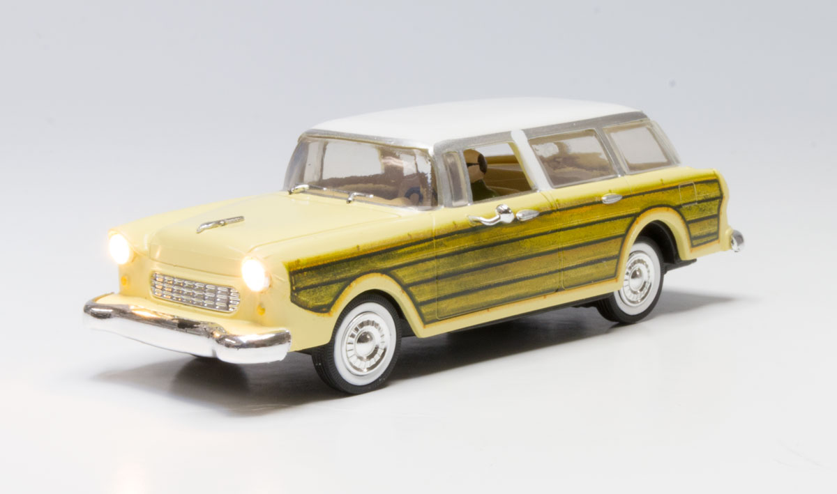 Station Wagon - O Scale - The perfect family vehicle, with enough room to store your luggage and still have circulation in your legs all the way to grandmas